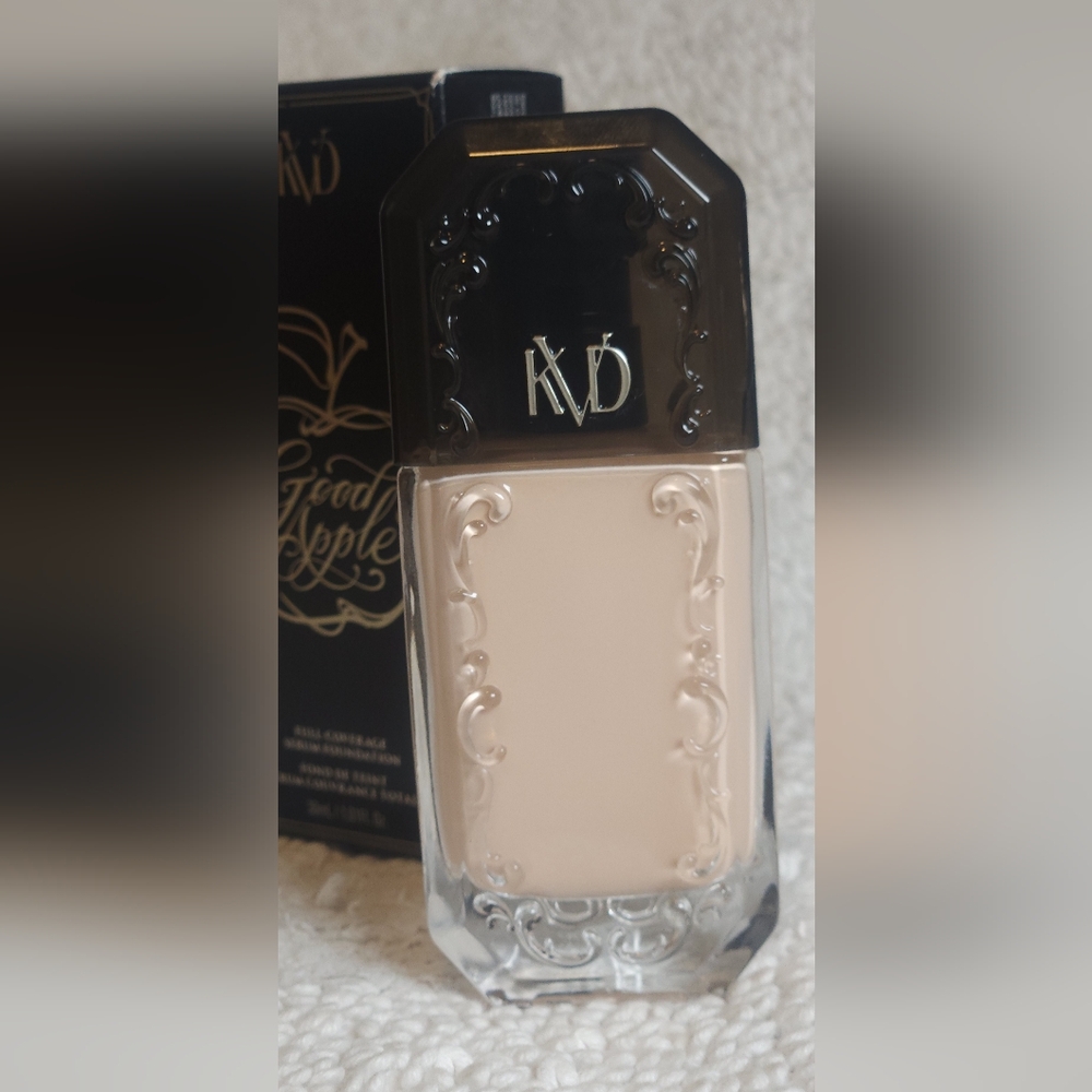 KVD Good Apple foundation light 018 - Picture 5 of 8